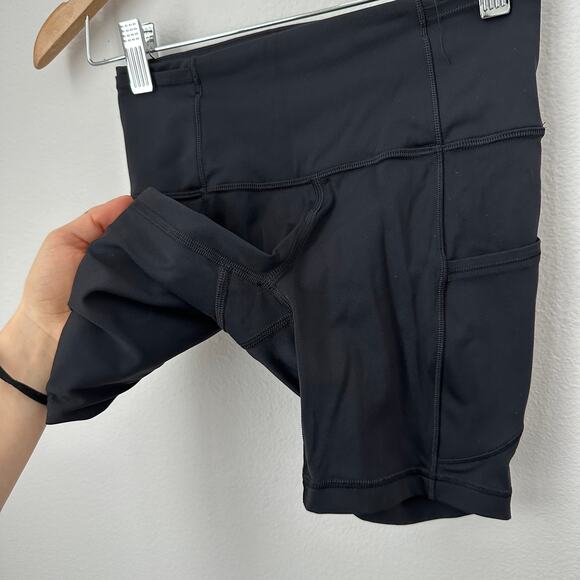 Lululemon Athletica Fast and Free High-Rise Short Size 2 - Picture 3 of 6